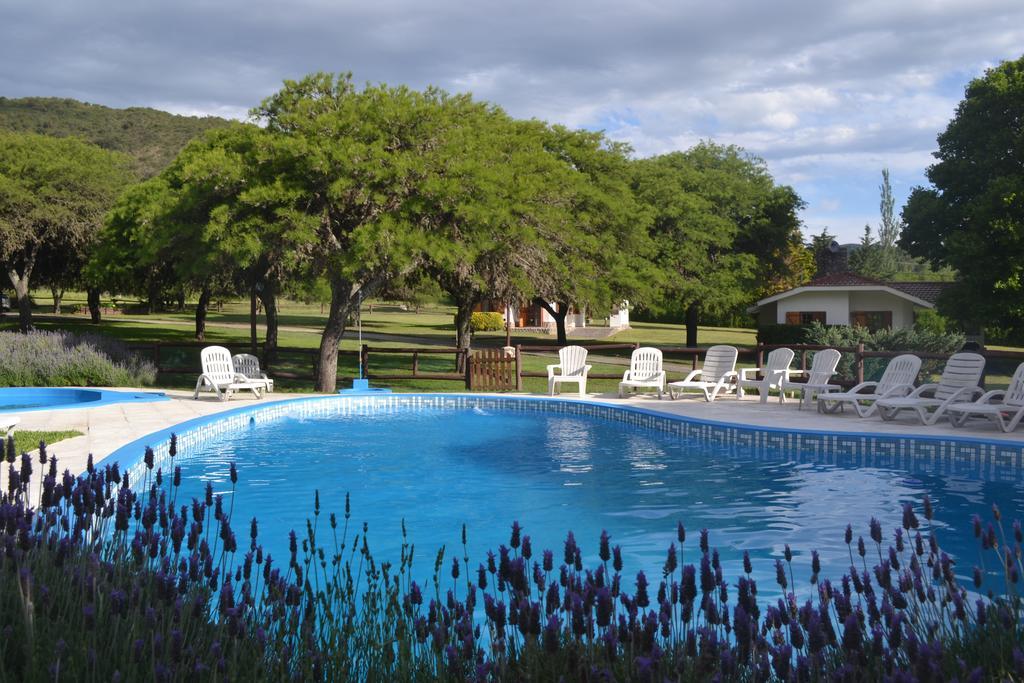 Cabanas Los Algarrobos Villa General Belgrano Εξωτερικό φωτογραφία